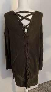 WOMEN'S SWEATER